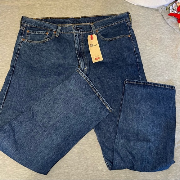 NWT- Levi's 505 - Relaxed Fit Jeans with Classic Stitching - Picture 1 of 6
